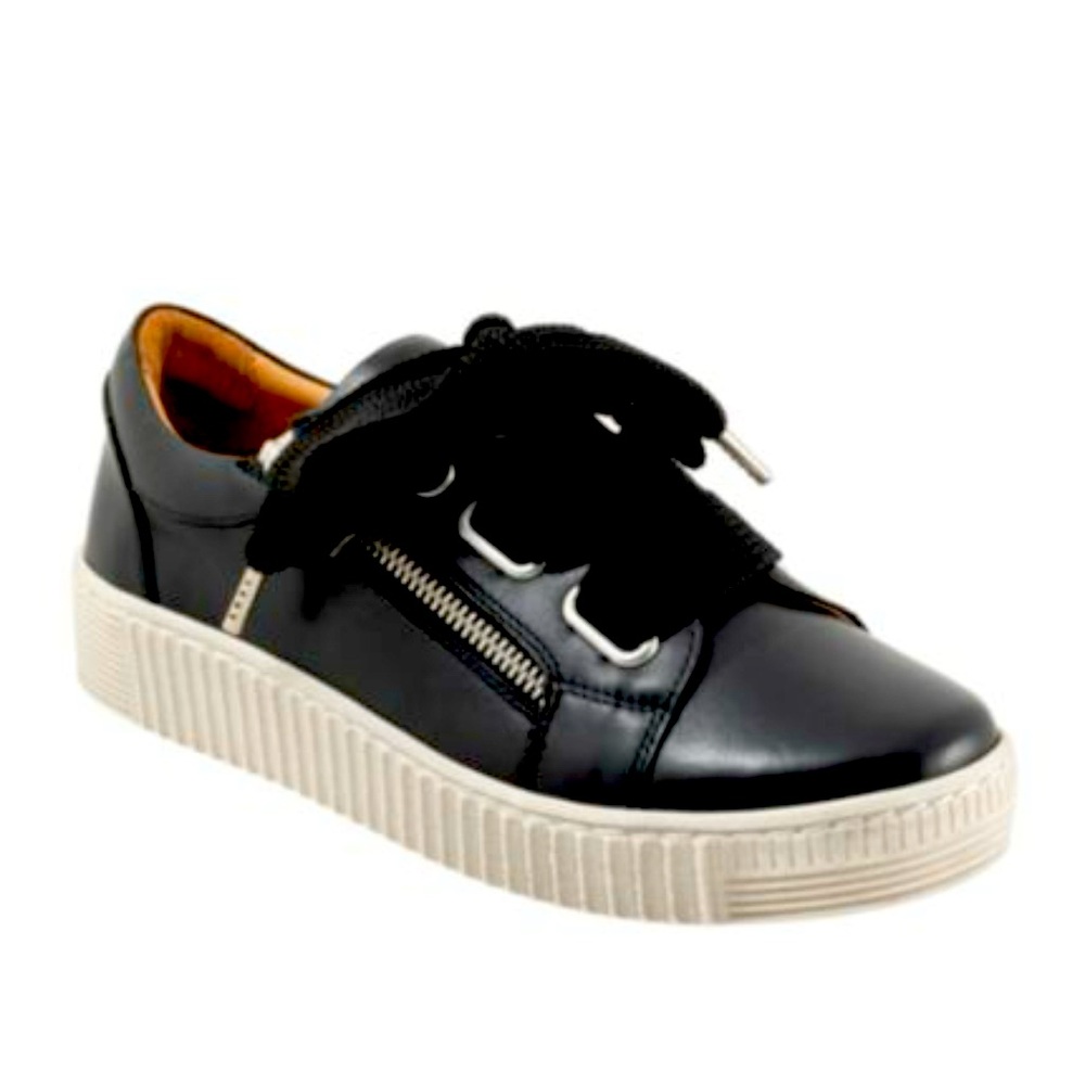 EOS Footwear Jovi Sneakers in black